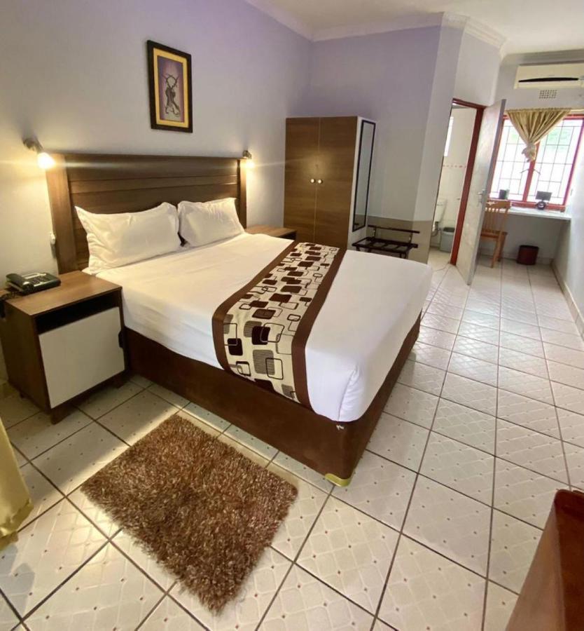 Dolar Lodges & Tours Maun Exterior photo